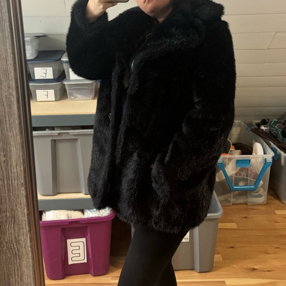 1960s Faux Fur Betty Rose Coat - Picture 4 of 9